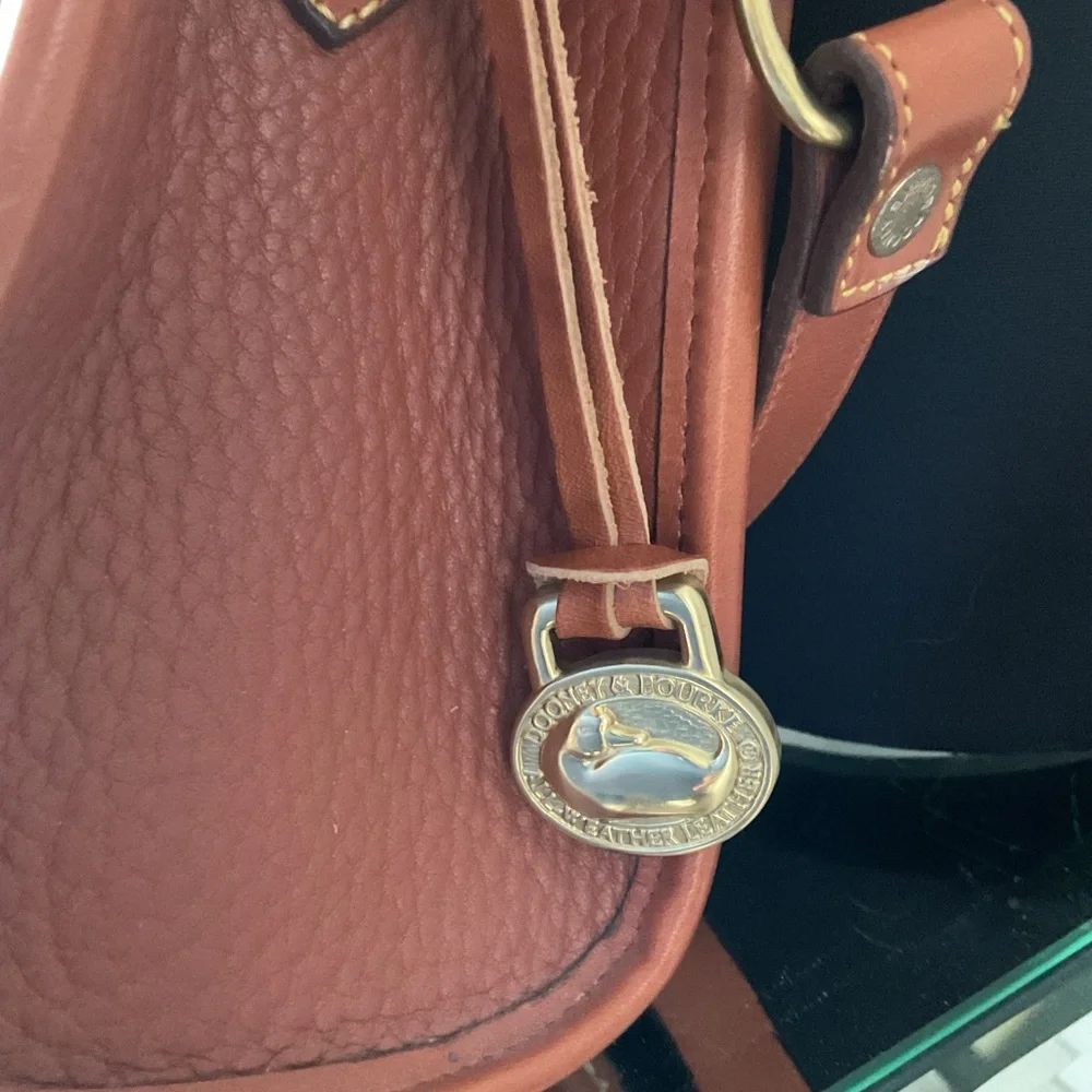 Vintage Dooney & Bourke Like New One Owner Clean Leather Satchel Crossbody Bag - Picture 3 of 7